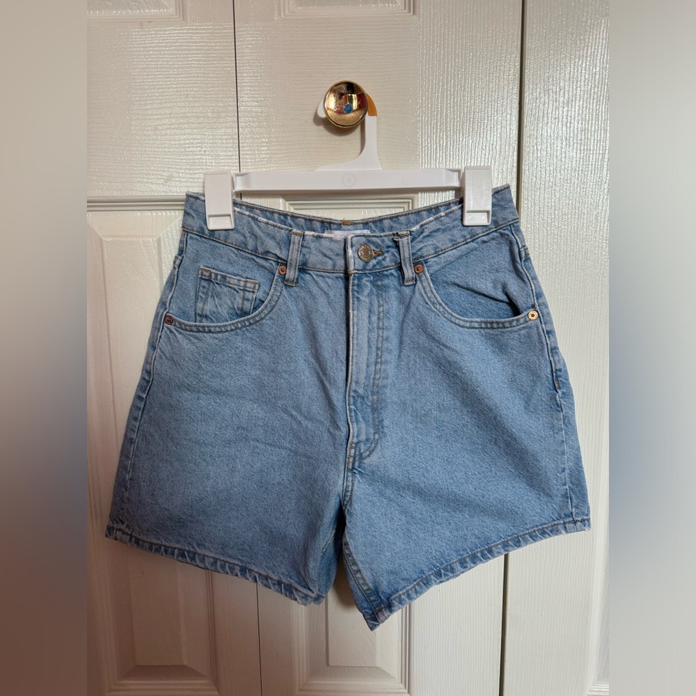 Zara High Rise Mom Short- size 6